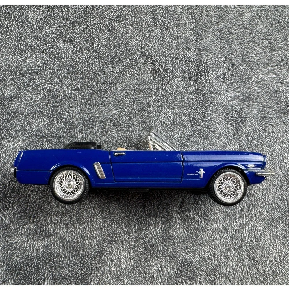 Sun Star Ford‎ Mustang Convertible Blue 1/24 Diecast Model SS 7711 Opening Hood